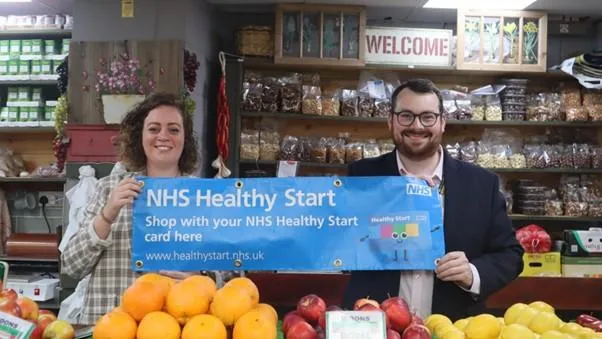 Healthy-Start-on-Bury-Market-with-council-leader